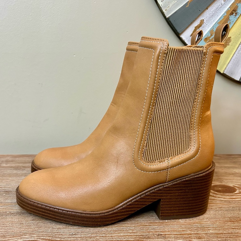 Bandolino Enisy Chelsea Bootie Women 8 Natural Tan Faux Leather Dress Boot